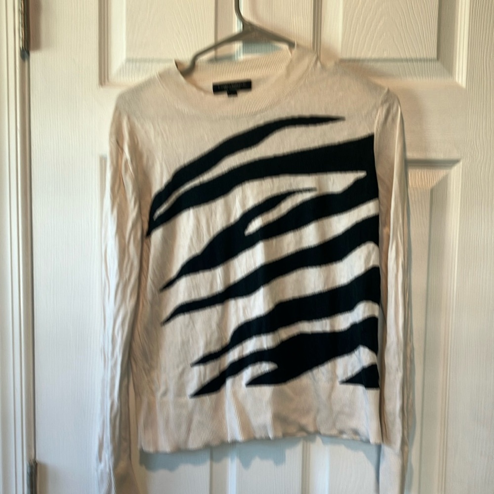Black and cream zebra Sweater silk cashmere banana republic small crew neck